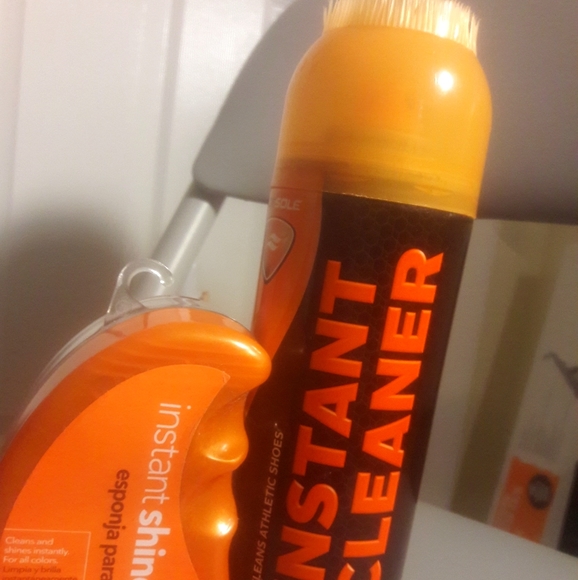 Sof Sole Instant Cleaner & Shine Sponge - Picture 1 of 4